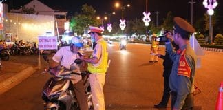 Bình Thuận: Kiểm tra nồng độ cồn lưu động tại TP. Phan Thiết Kiểm tra nồng độ cồn lưu động tại TP. Phan Thiết